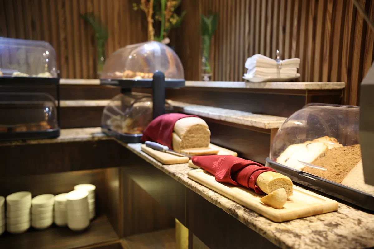 Bentwood Restaurant Table Setting